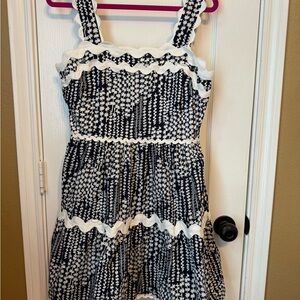 entro Black & White Scalloped-Trim Mini Dress